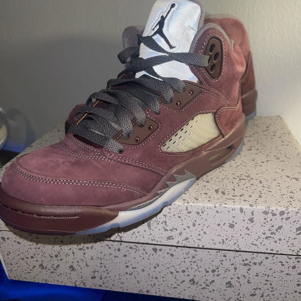 Gently used JORDAN RETRO 5